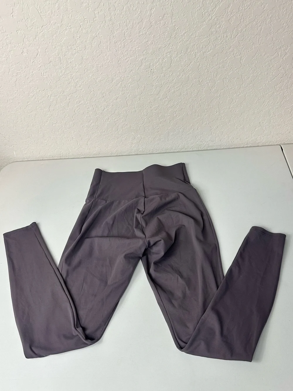 Miraclesuit Tummy Control Smooth 4-Way Stretch High Waisted Athletic Leggings M
